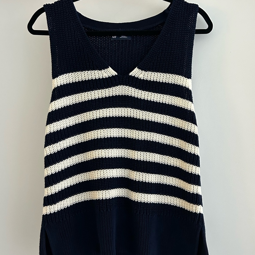 GAP Navy and Cream Striped Knit Top - S- never worn